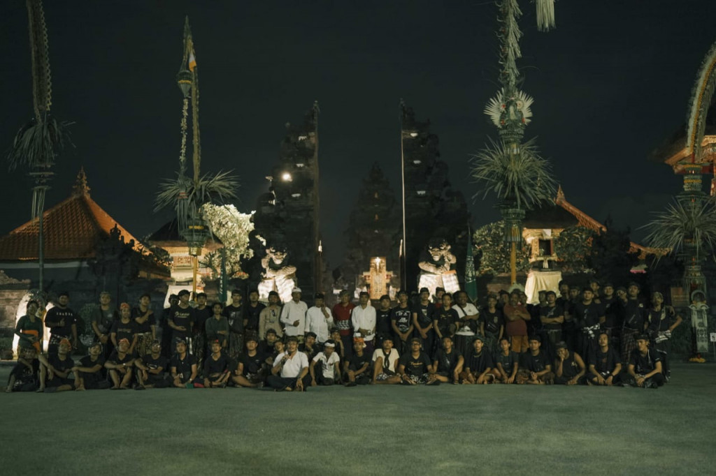 Kembangkan Potensi dan Melestarikan Budaya Melalui Lomba Penjor Yowana se Desa Adat Padang Luwih